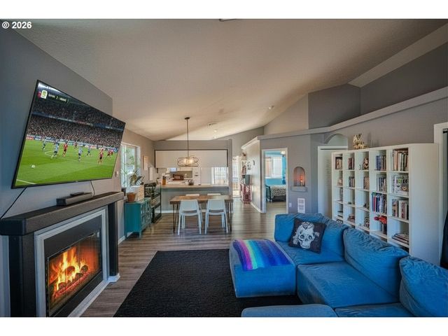 3126 S LA COSTA Loop, Salem, OR 97302