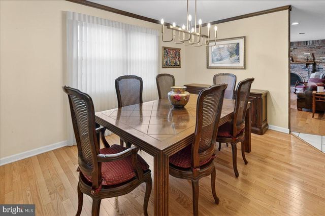 7 JAMES AVE, Kendall Park, NJ 08824