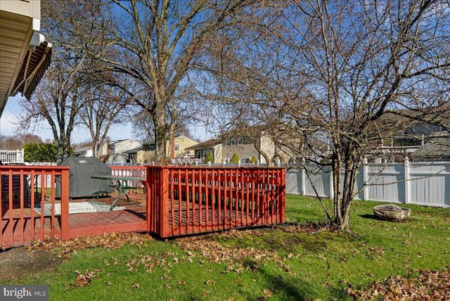 7 JAMES AVE, Kendall Park, NJ 08824