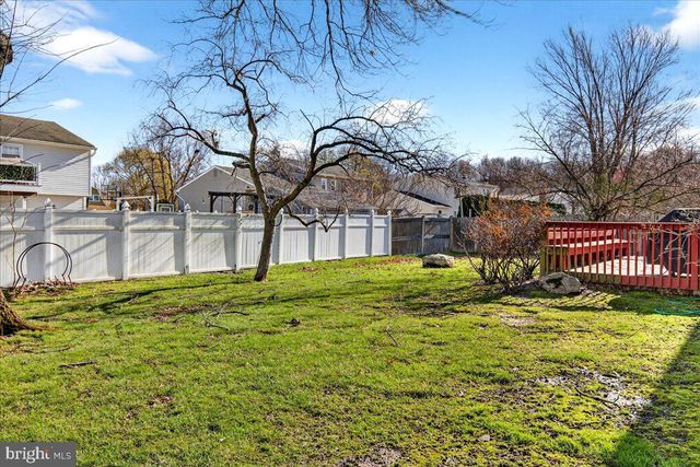 7 JAMES AVE, Kendall Park, NJ 08824