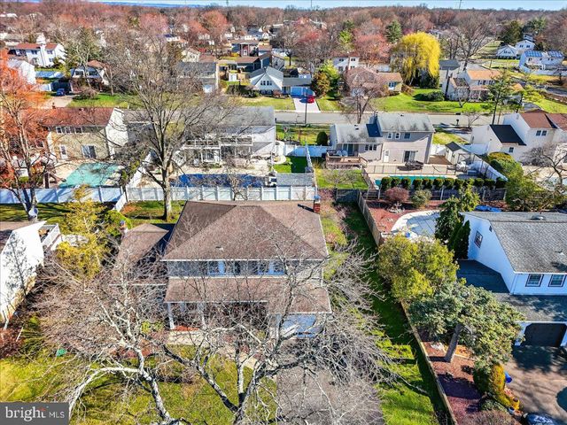 7 JAMES AVE, Kendall Park, NJ 08824