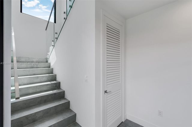 2840 SW 32nd Ct 2840, Miami, FL 33133