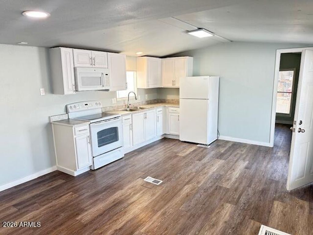 10810 N 91st Avenue 2, Peoria, AZ 85345 — photo 2