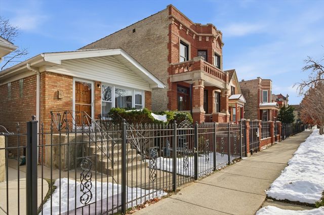1525 N Springfield Avenue, Chicago, IL 60651