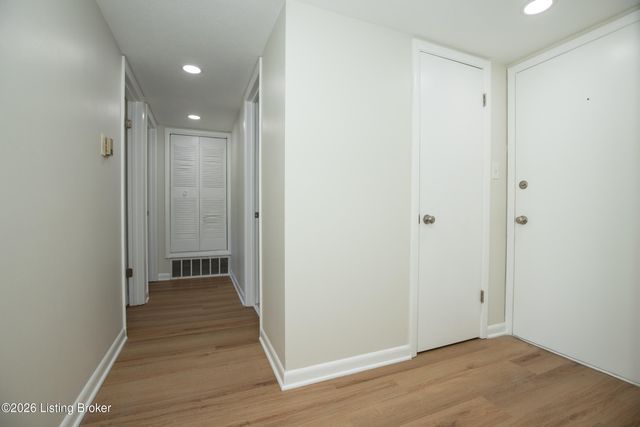 1935 Gardiner Ln H124, Louisville, KY 40205