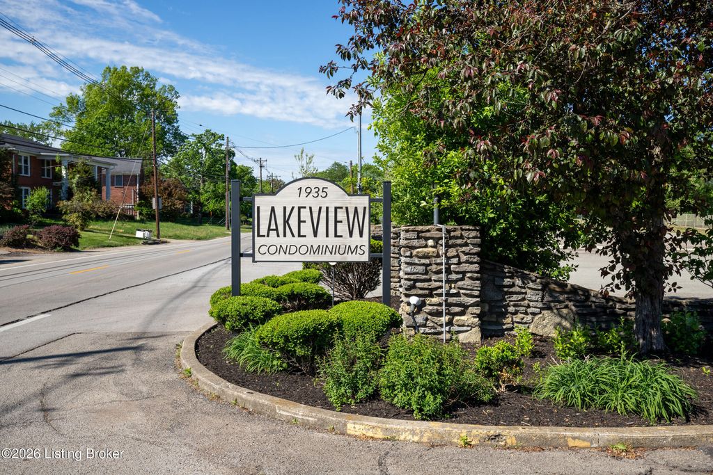 1935 Gardiner Ln H124, Louisville, KY 40205