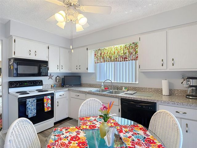 12913 FAIRWAY DRIVE D, Hudson, FL 34667