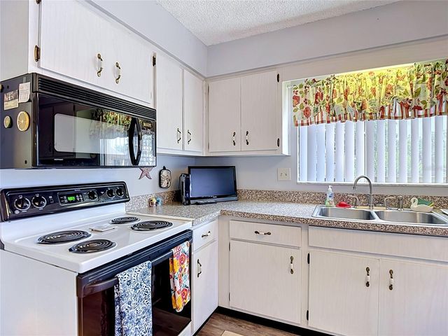 12913 FAIRWAY DRIVE D, Hudson, FL 34667