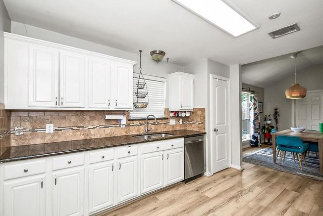 5130 Chasewood Drive, Bacliff, TX 77518