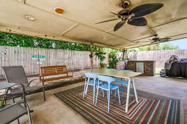 5130 Chasewood Drive, Bacliff, TX 77518