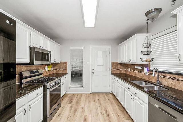5130 Chasewood Drive, Bacliff, TX 77518