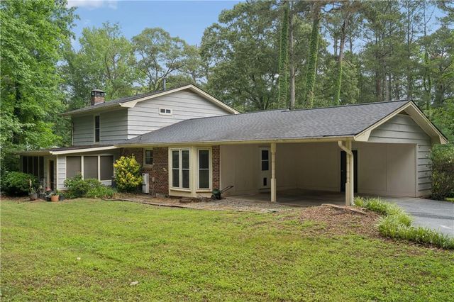 441 Village Green Court SW, Lilburn, GA 30047