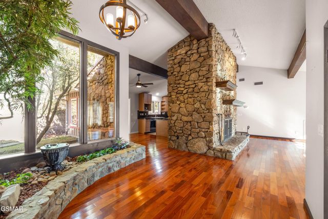 333 Gatlin Drive, Gatlinburg, TN 37738