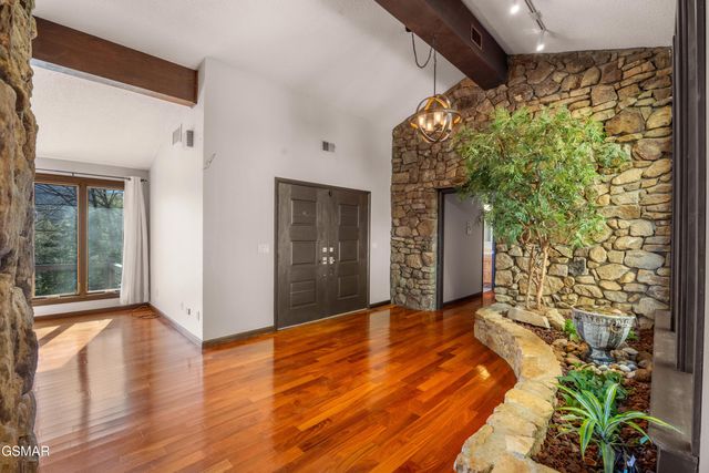 333 Gatlin Drive, Gatlinburg, TN 37738