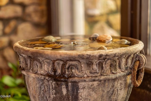 333 Gatlin Drive, Gatlinburg, TN 37738