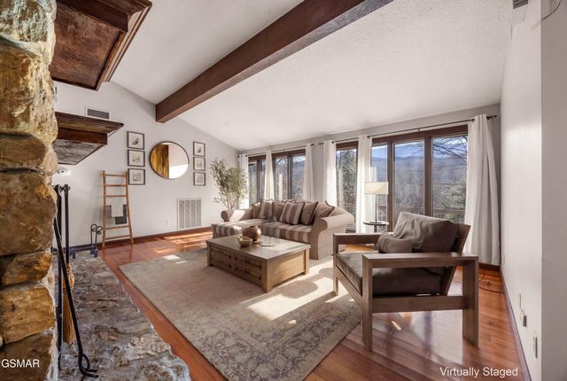 333 Gatlin Drive, Gatlinburg, TN 37738