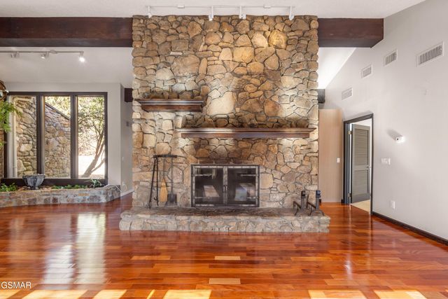 333 Gatlin Drive, Gatlinburg, TN 37738