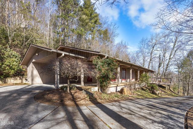 333 Gatlin Drive, Gatlinburg, TN 37738
