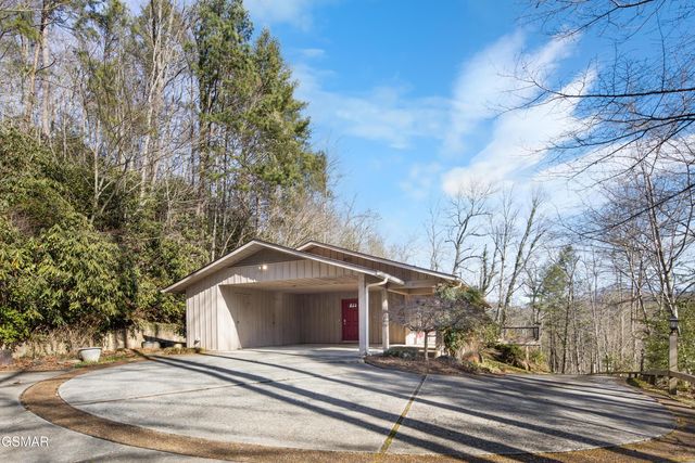 333 Gatlin Drive, Gatlinburg, TN 37738