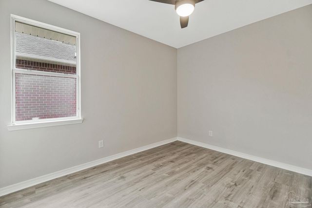 4146 Oak Pointe Dr, Gulf Breeze, FL 32563