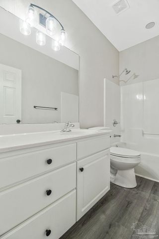 4146 Oak Pointe Dr, Gulf Breeze, FL 32563