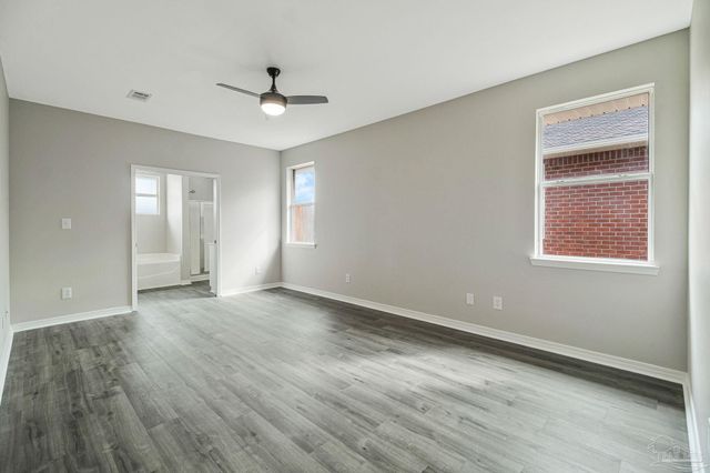 4146 Oak Pointe Dr, Gulf Breeze, FL 32563