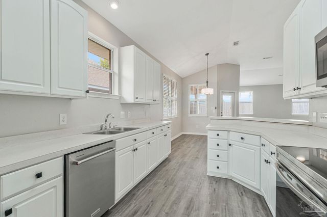 4146 Oak Pointe Dr, Gulf Breeze, FL 32563