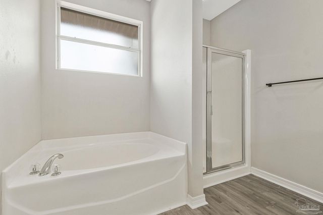 4146 Oak Pointe Dr, Gulf Breeze, FL 32563