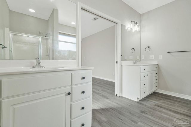 4146 Oak Pointe Dr, Gulf Breeze, FL 32563