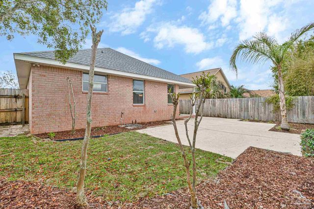 4146 Oak Pointe Dr, Gulf Breeze, FL 32563