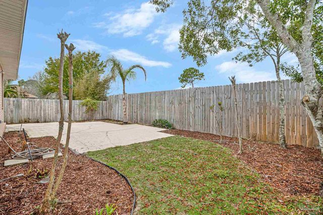 4146 Oak Pointe Dr, Gulf Breeze, FL 32563