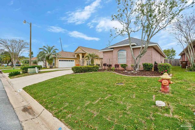 4146 Oak Pointe Dr, Gulf Breeze, FL 32563