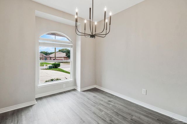 4146 Oak Pointe Dr, Gulf Breeze, FL 32563