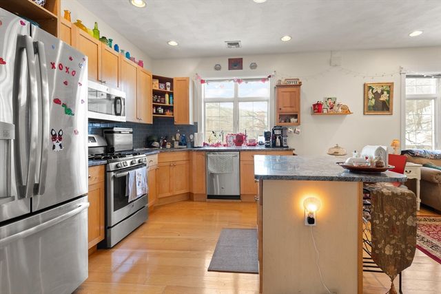 557 Salem 4, Malden, MA 02148