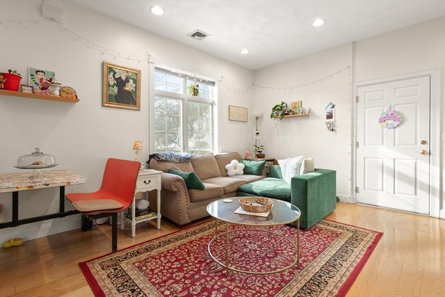 557 Salem 4, Malden, MA 02148