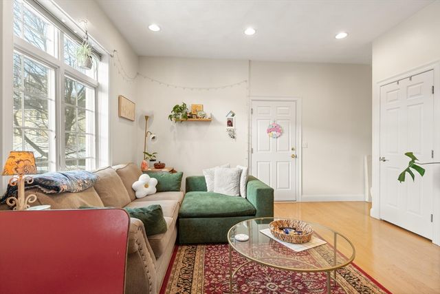 557 Salem 4, Malden, MA 02148