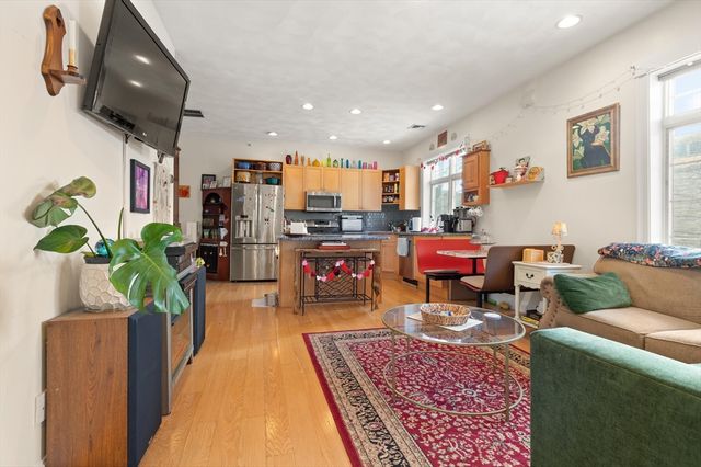 557 Salem 4, Malden, MA 02148