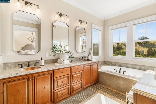 1333 Laverock Ln, Alamo, CA 94507