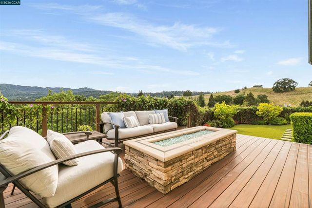 1333 Laverock Ln, Alamo, CA 94507