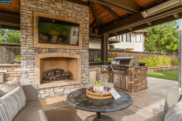 1333 Laverock Ln, Alamo, CA 94507