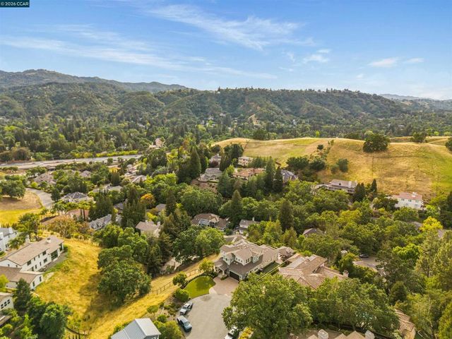 1333 Laverock Ln, Alamo, CA 94507