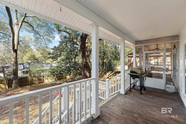 16 Greenbrier Lane, Fairhope, AL 36532