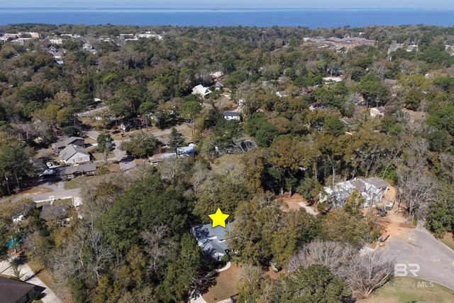 16 Greenbrier Lane, Fairhope, AL 36532