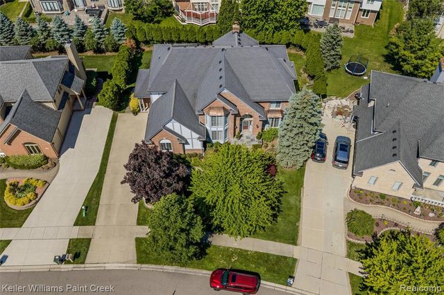 2036 Hickory Trail Drive, Rochester Hills, MI 48309