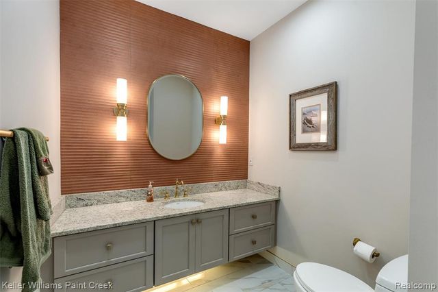 2036 Hickory Trail Drive, Rochester Hills, MI 48309