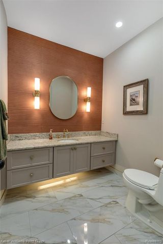 2036 Hickory Trail Drive, Rochester Hills, MI 48309