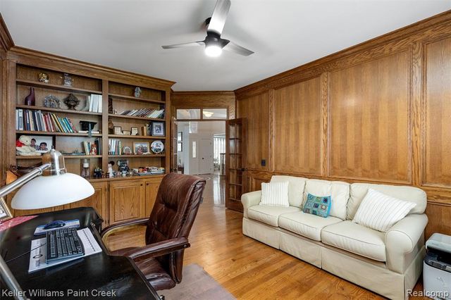 2036 Hickory Trail Drive, Rochester Hills, MI 48309