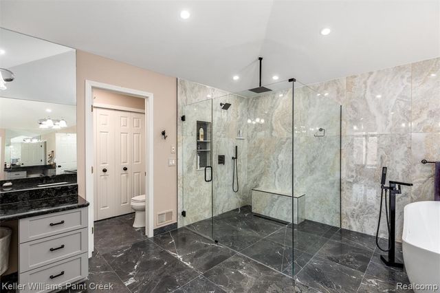 2036 Hickory Trail Drive, Rochester Hills, MI 48309