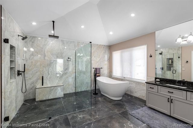 2036 Hickory Trail Drive, Rochester Hills, MI 48309