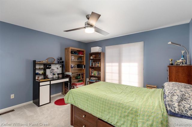 2036 Hickory Trail Drive, Rochester Hills, MI 48309